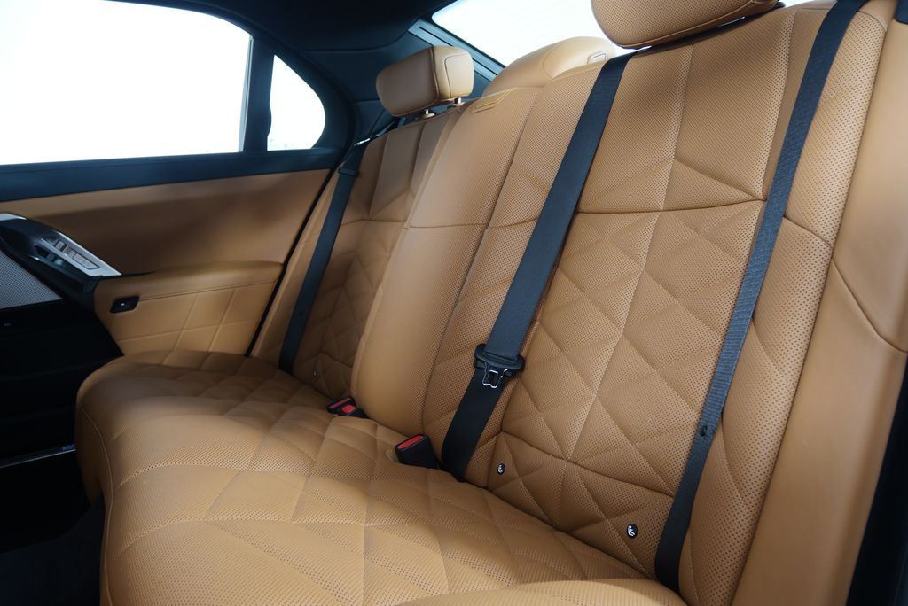 Thumbnail: 2024 BMW 7 Series - 16