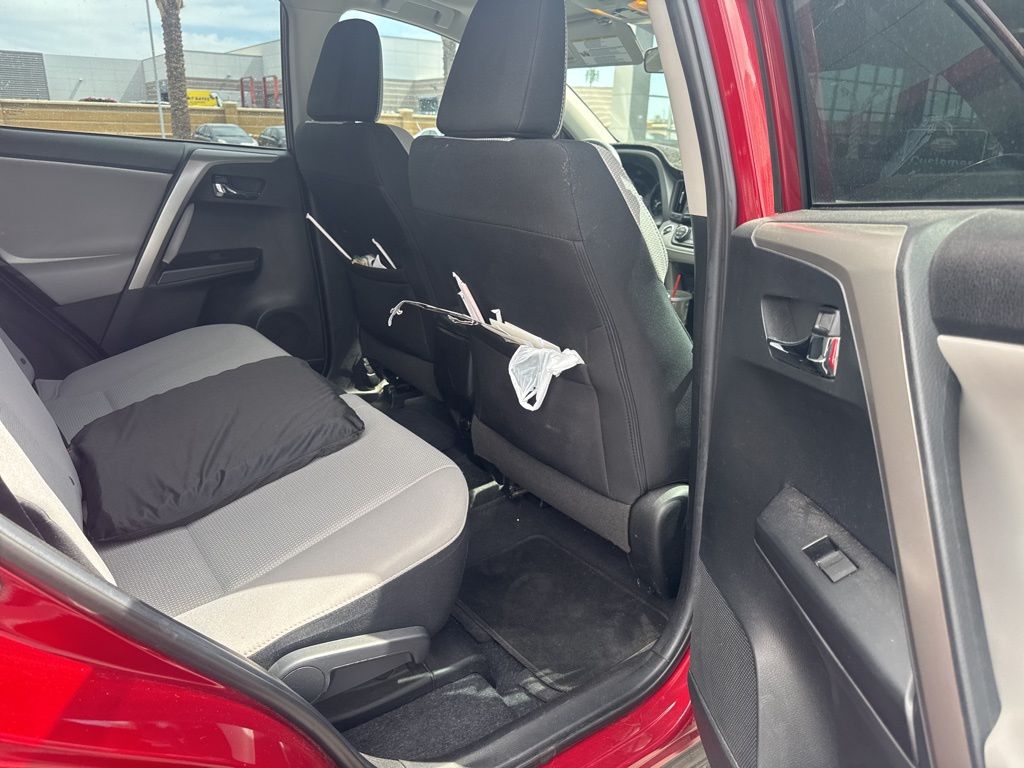 2018 Toyota RAV4 XLE 7