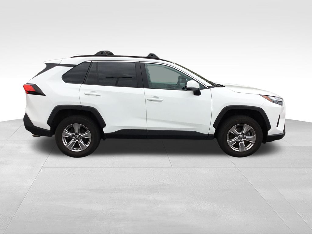 Thumbnail: 2022 Toyota RAV4 - 6