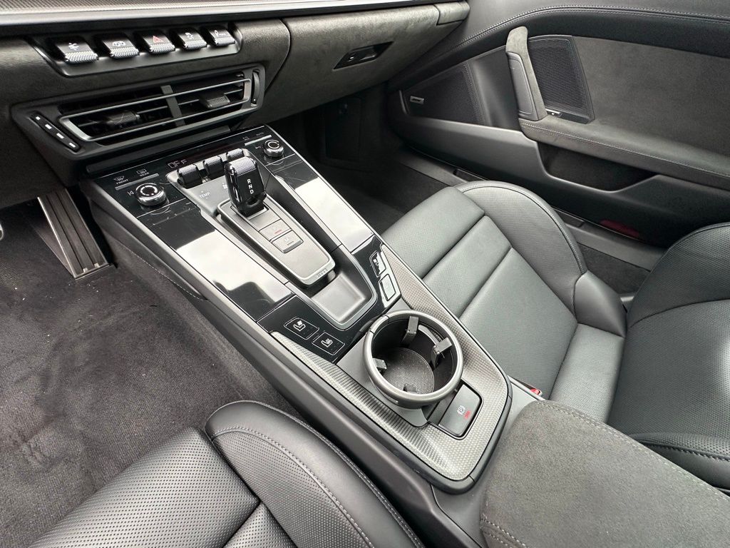 Thumbnail: 2024 Porsche 911 - 24