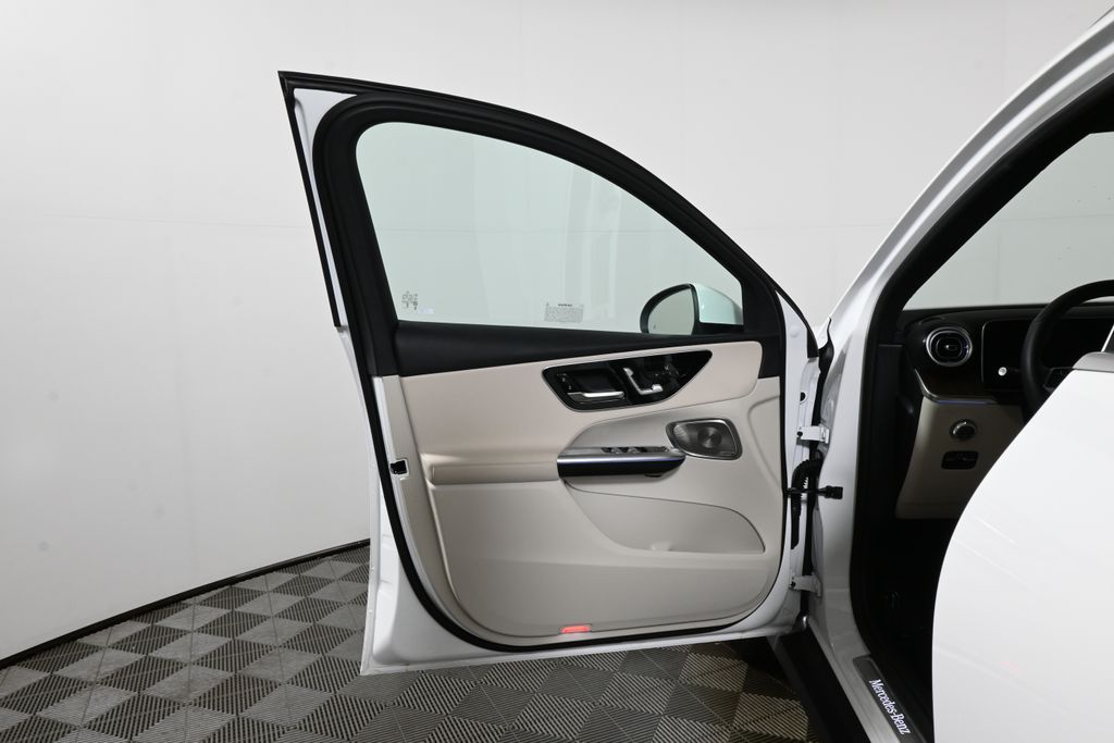 Thumbnail: 2026 Mercedes-Benz GLC - 29