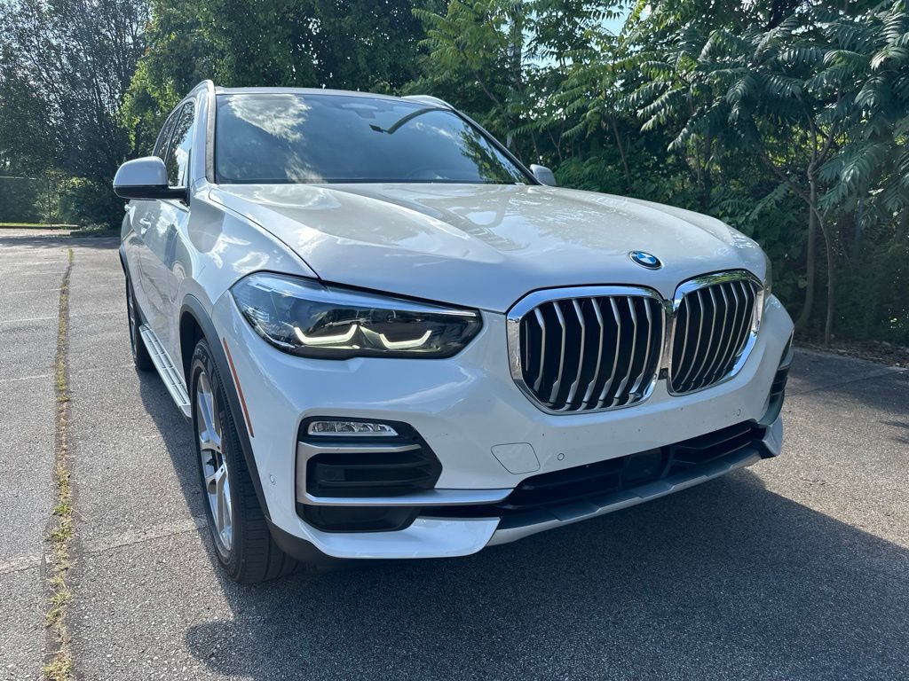 White Metallic 2021 BMW X5 SUV / Crossover All-Wheel Drive 8-Speed Automatic