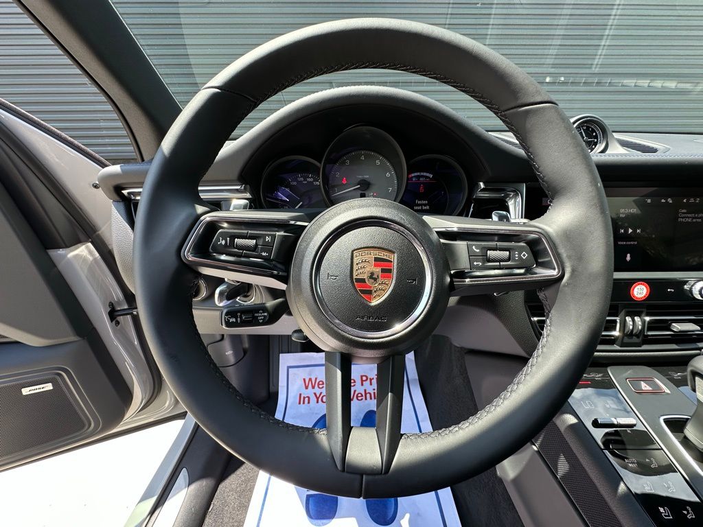 Thumbnail: 2025 Porsche Macan - 19