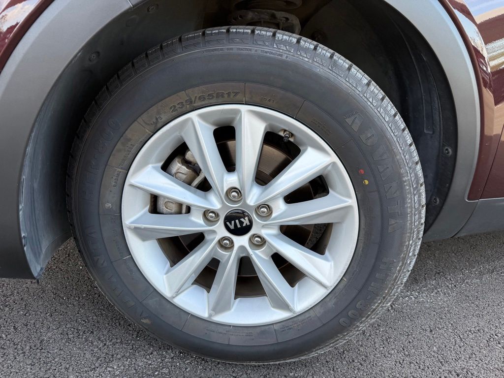 Thumbnail: 2019 Kia Sorento - 9