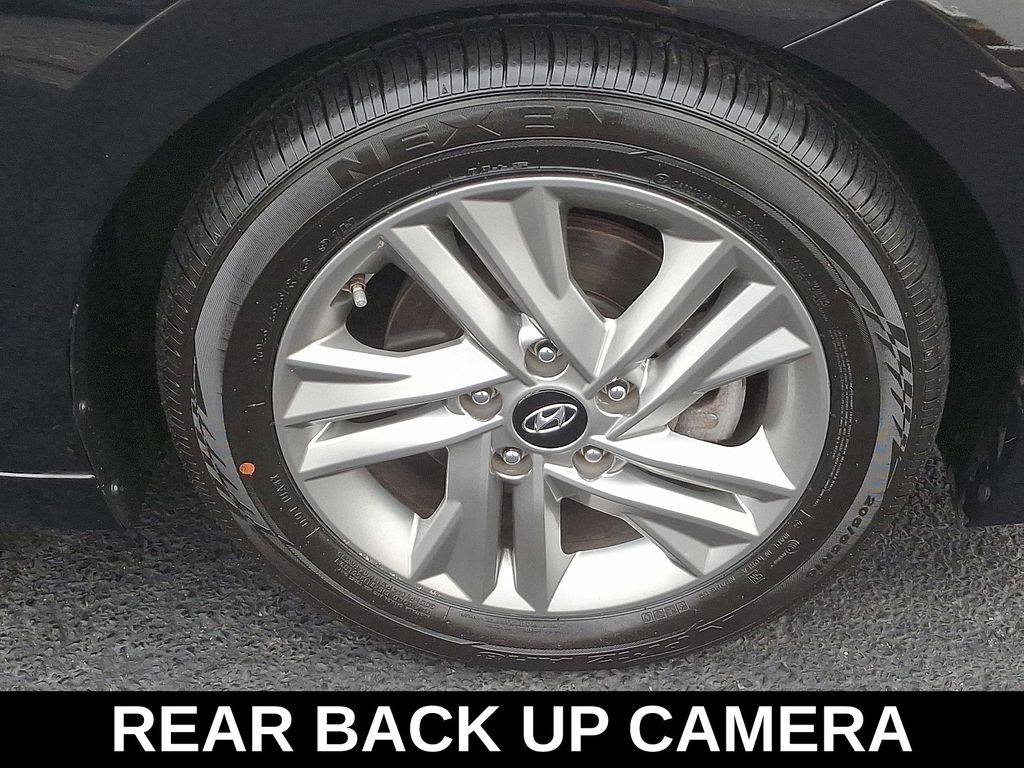 Thumbnail: 2020 Hyundai Elantra - 9