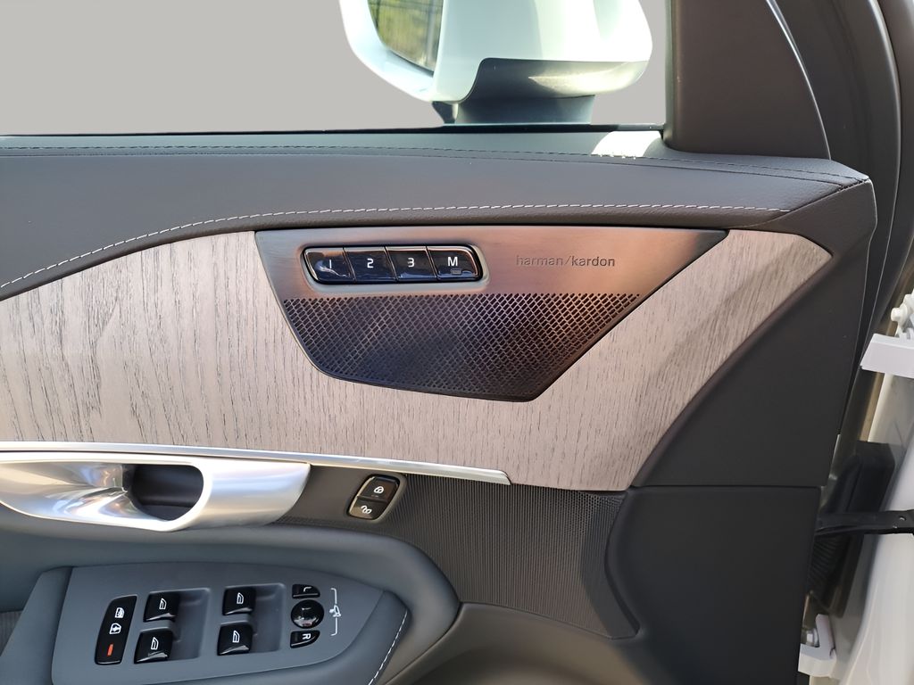 Used Car 2024 Volvo Xc90 Recharge Plug-in Hybrid  Ultimate For Sale Under $60,000 In Austin, Texas