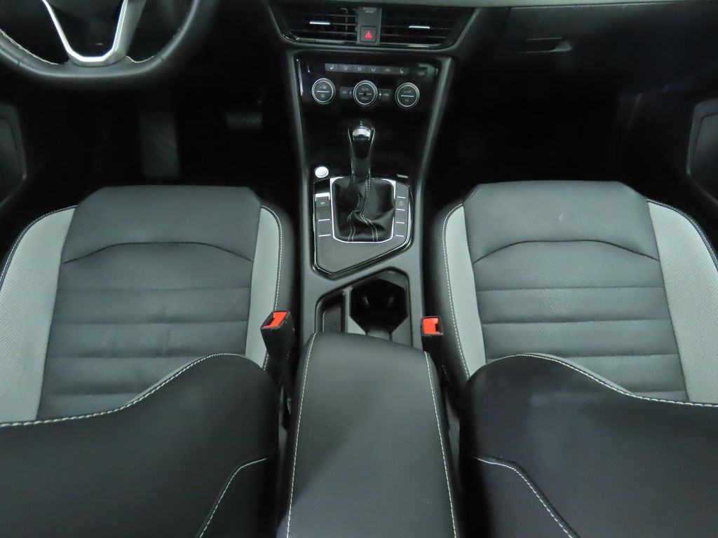 Thumbnail: 2022 Volkswagen Taos - 17