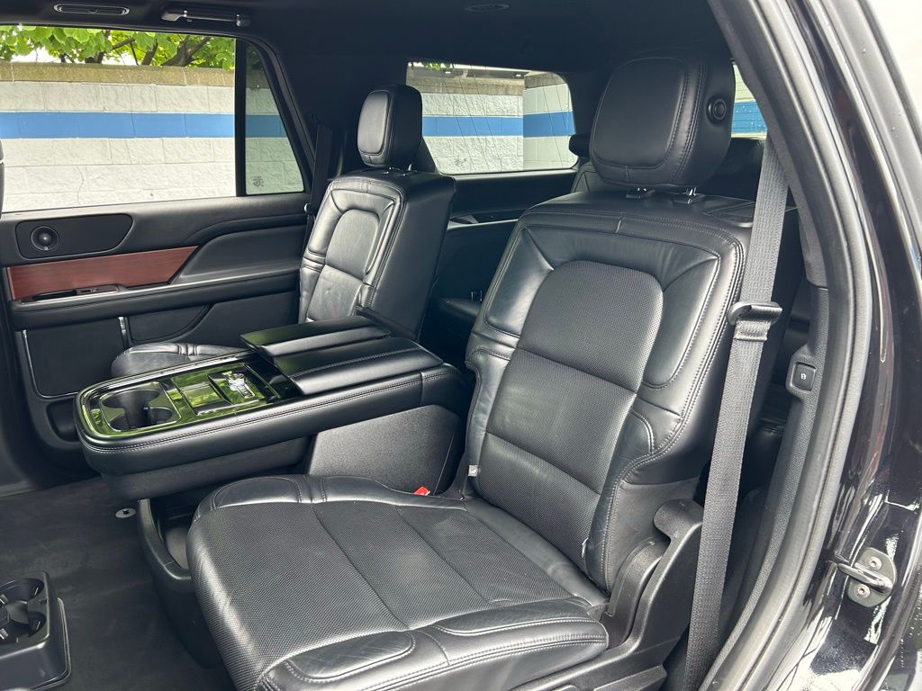 Thumbnail: 2020 Lincoln Navigator - 19