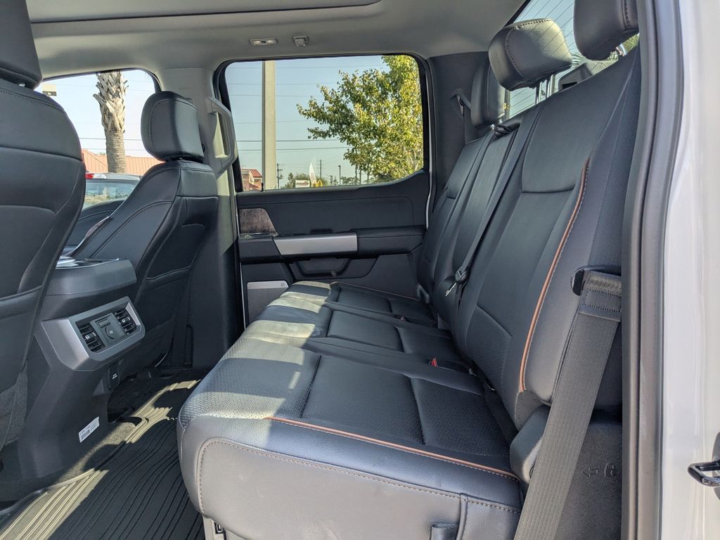 2026 Ford Super Duty F-350 SRW LARIAT