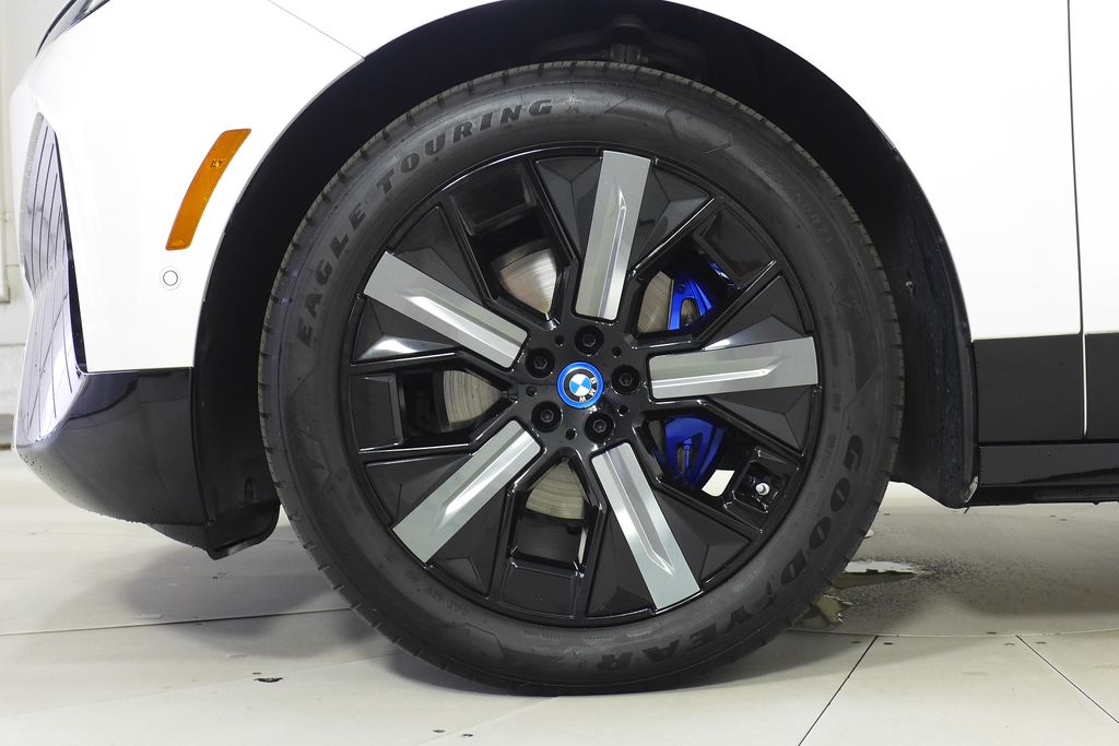 Thumbnail: 2024 BMW iX - 5