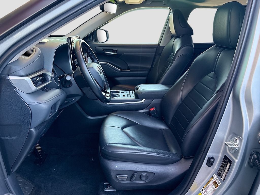 Thumbnail: 2020 Toyota Highlander - 19