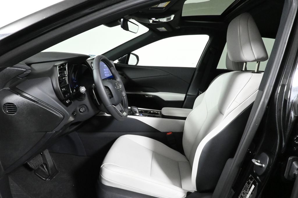 Thumbnail: 2025 Lexus RX - 3