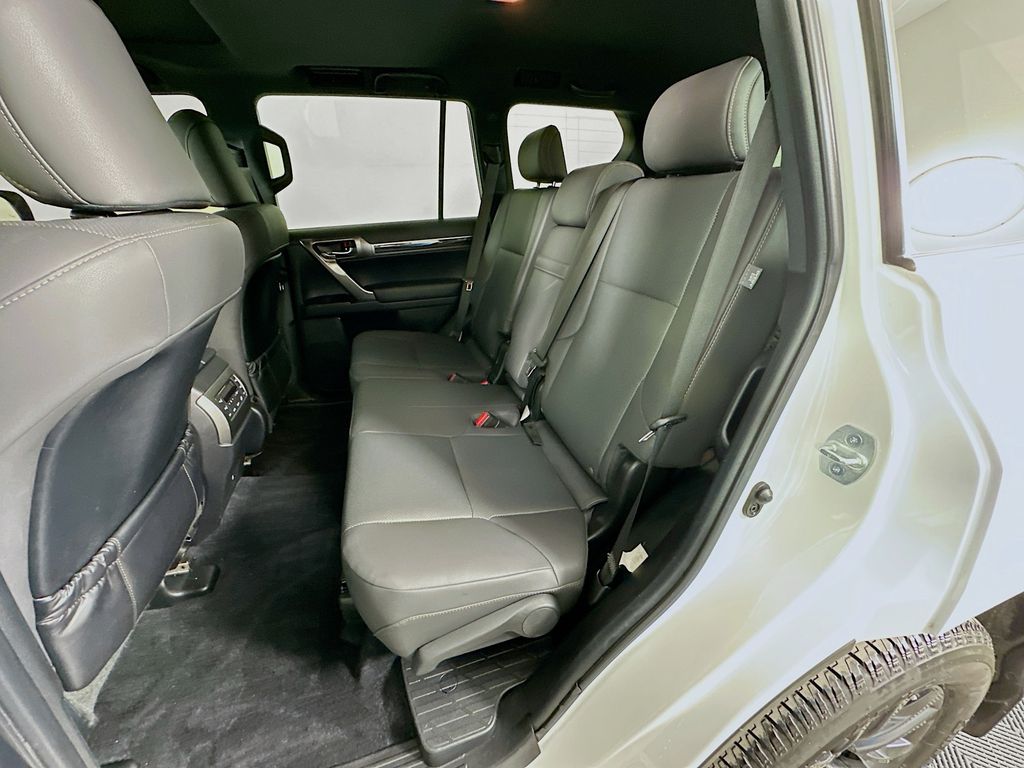 Thumbnail: 2022 Lexus GX - 25