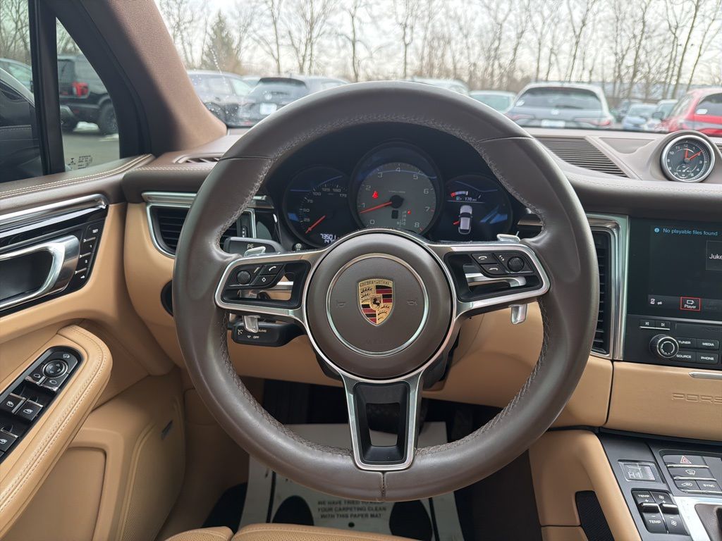 Thumbnail: 2017 Porsche Macan - 13