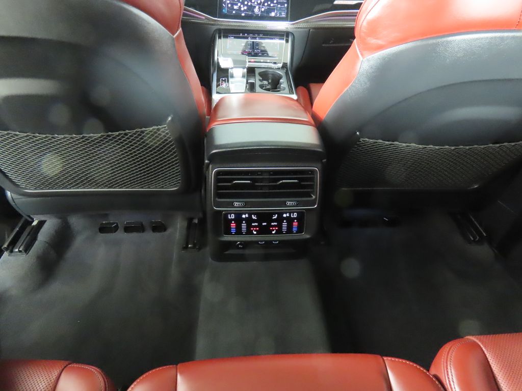 Thumbnail: 2023 Audi SQ7 - 24