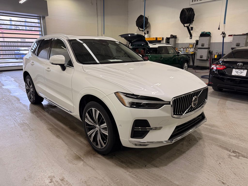 Thumbnail: 2023 Volvo XC60 - 7