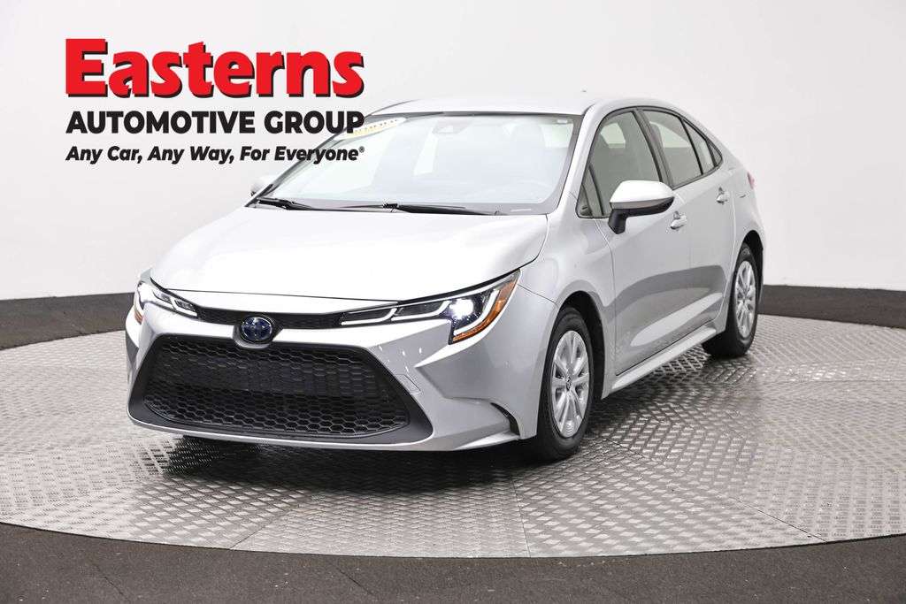 Classic Silver Metallic 2022 Toyota Corolla Hybrid LE FWD Sedan Front-Wheel Drive Continuously Variable Transmission