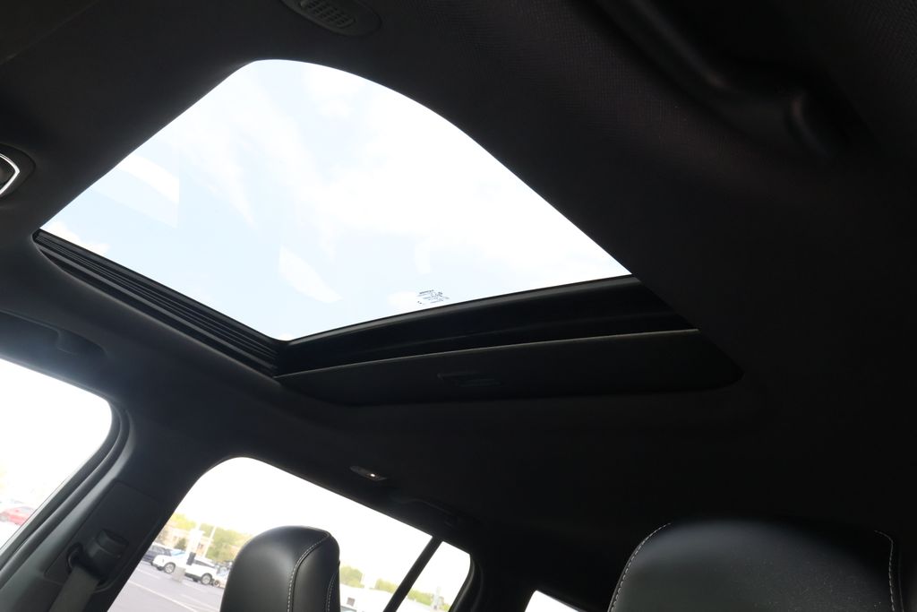 Thumbnail: 2023 Jeep Grand Cherokee - 16