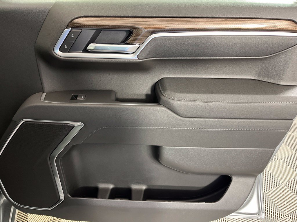Thumbnail: 2026 Chevrolet Silverado 1500 - 9
