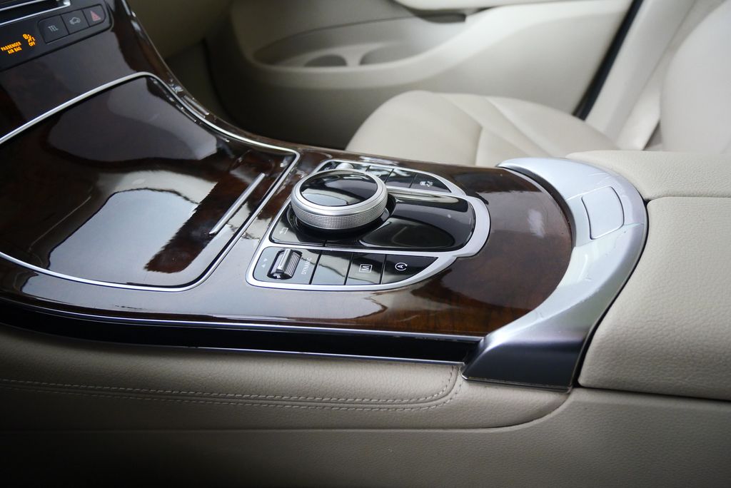 2018 Mercedes-Benz GLC 300 25