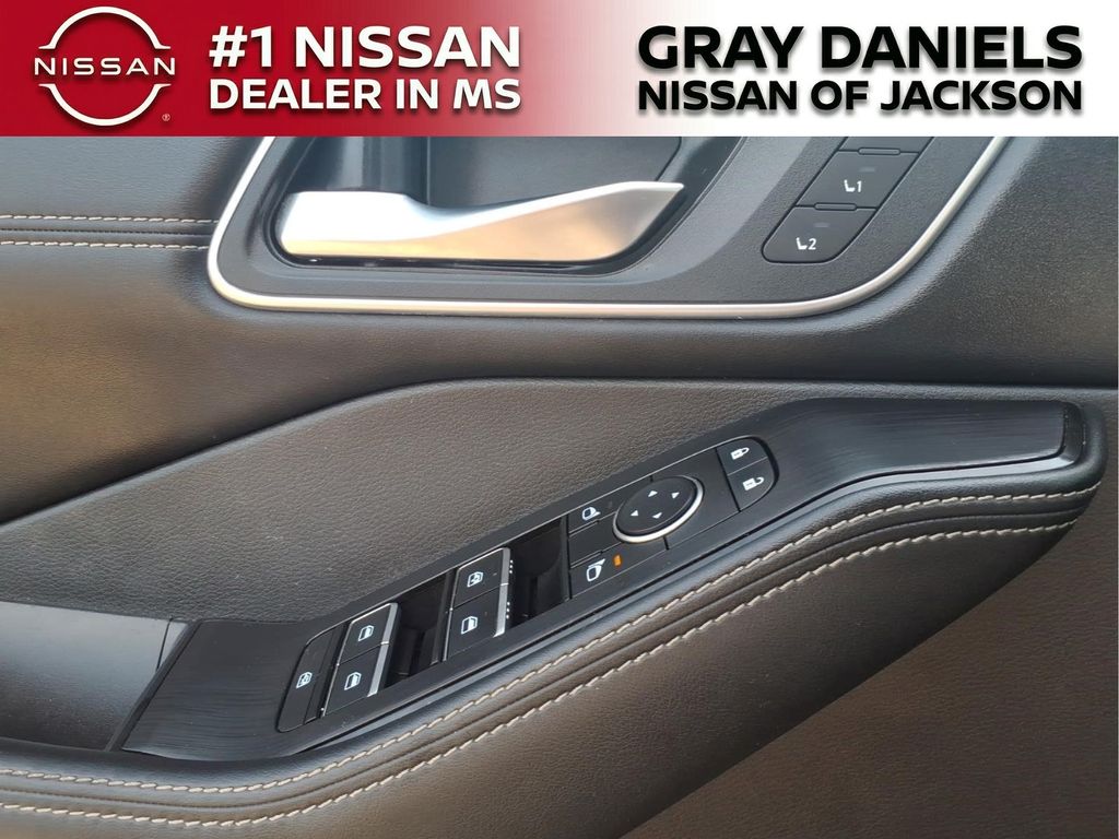 Used 2025 Nissan Rogue SUV