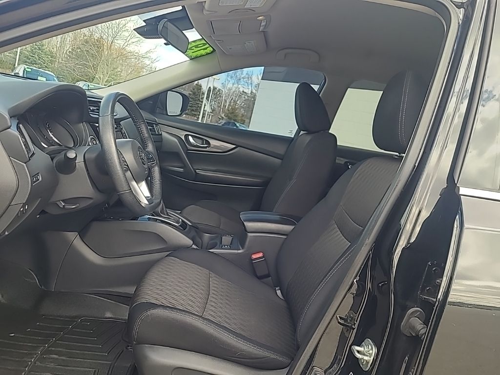 used 2019 Nissan Rogue car, priced at $17,916