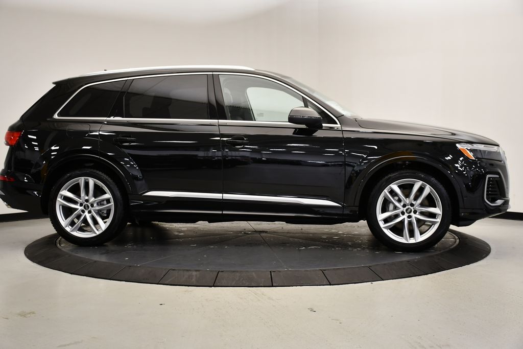 Thumbnail: 2025 Audi Q7 - 6