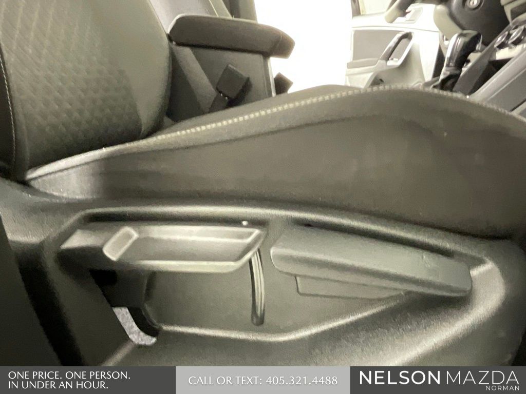 Used 2021 Black Volkswagen 2.0T S image 28