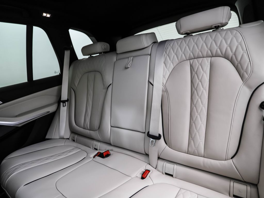 Thumbnail: 2026 BMW X5 - 23