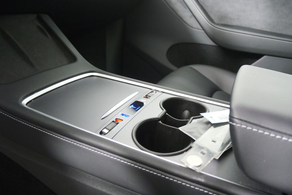 Thumbnail: 2023 Tesla Model Y - 24