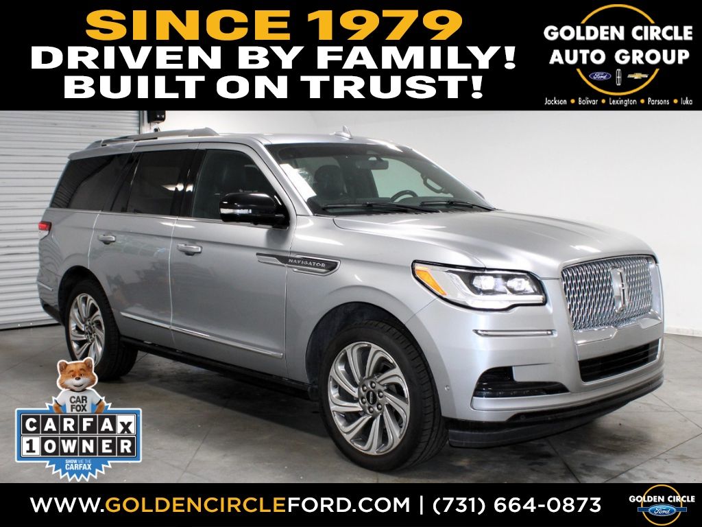 Silver Radiance Metallic Clearcoat 2023 Lincoln Navigator Reserve 4WD SUV / Crossover Four-Wheel Drive Automatic