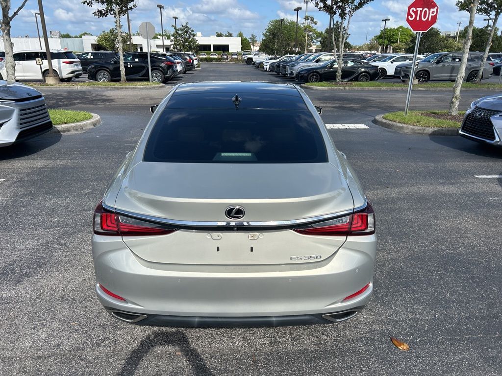 Thumbnail: 2019 Lexus ES - 5