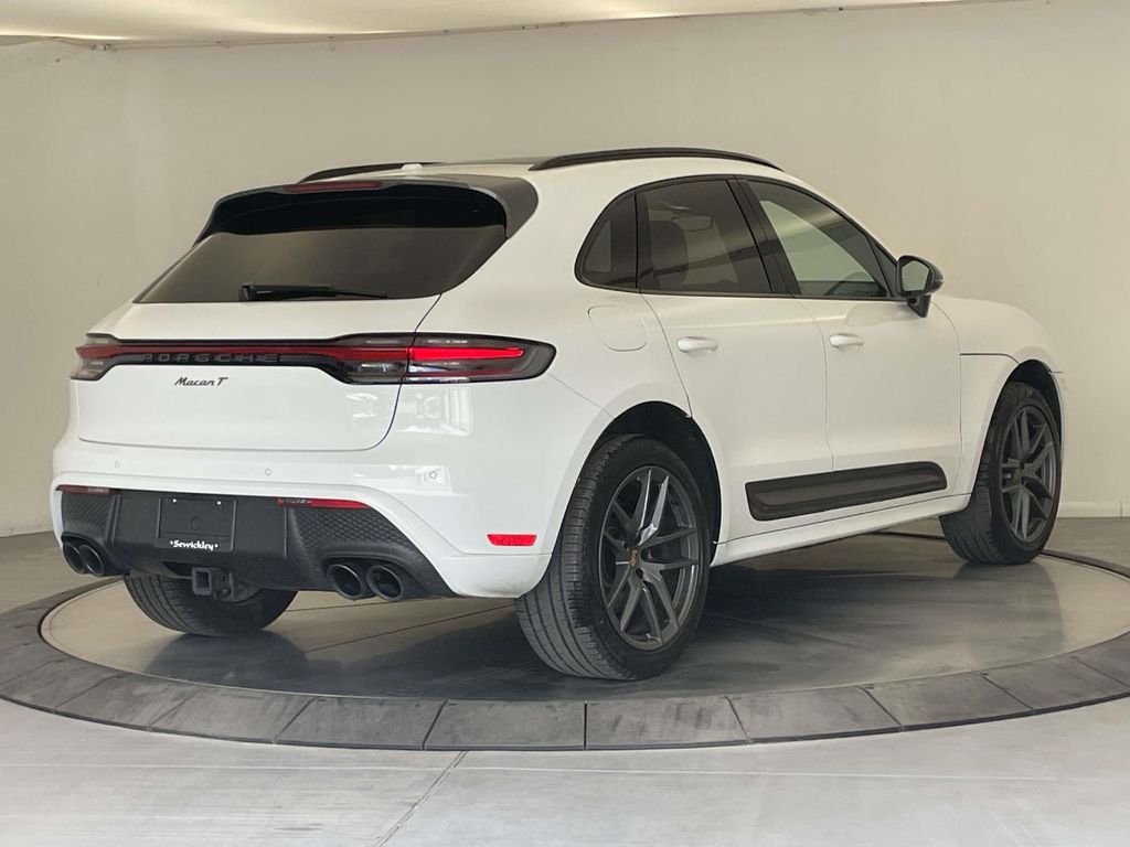 2025 Porsche Macan T - 6