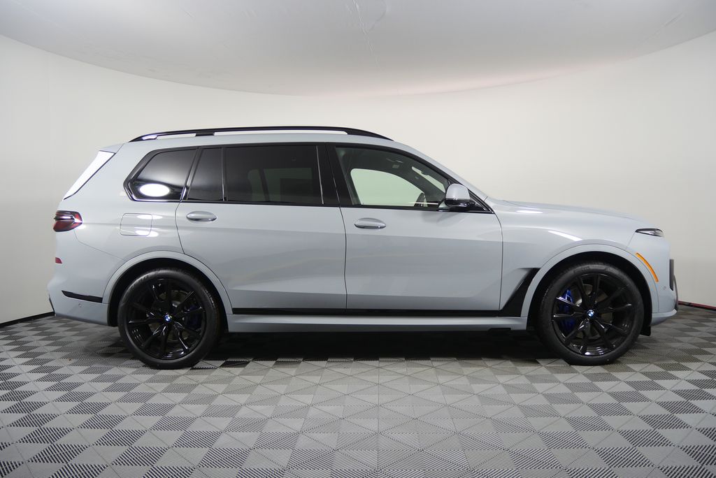 Thumbnail: 2026 BMW X7 - 2
