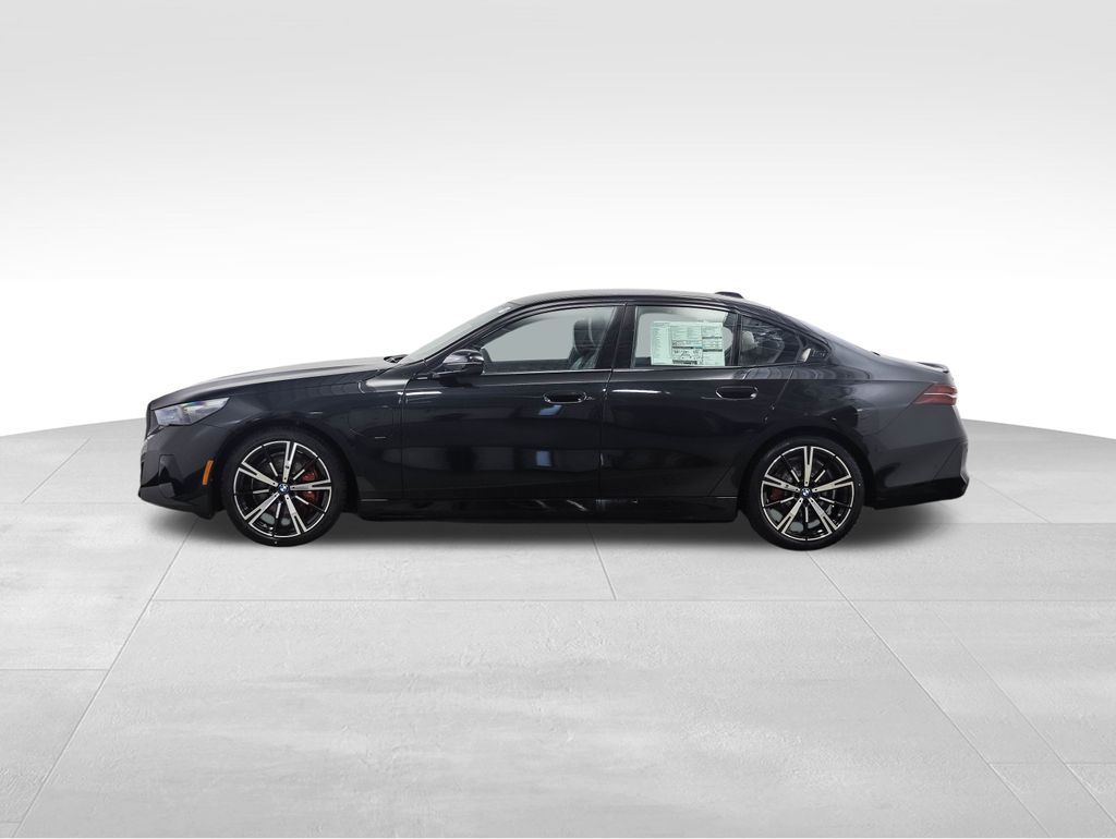 Thumbnail: 2026 BMW 5 Series - 2