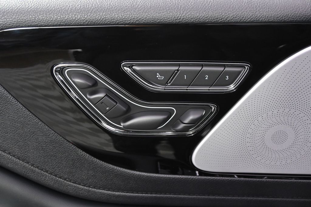 New 2026 White Lincoln Reserve image 14