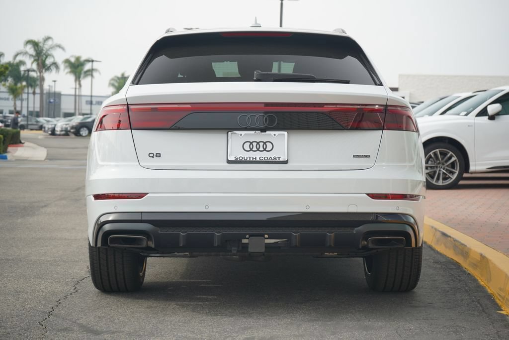 Thumbnail: 2026 Audi Q8 - 4