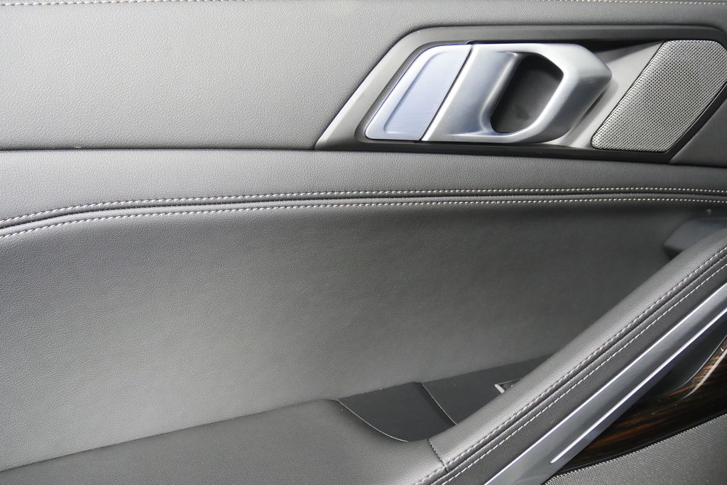 2025 BMW X6 xDrive40i 13