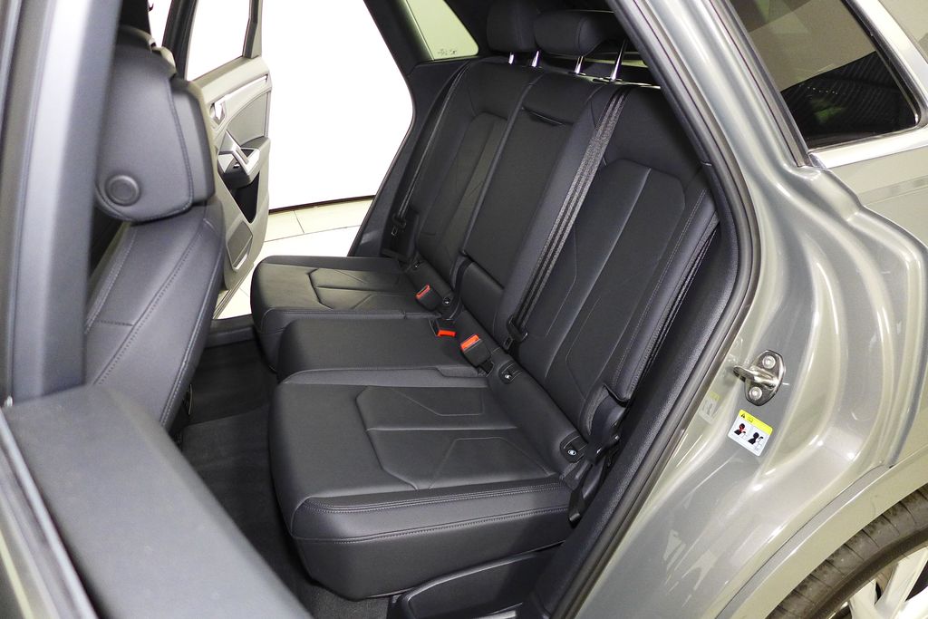 Thumbnail: 2022 Audi Q3 - 21