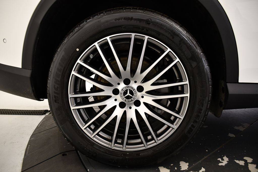 Thumbnail: 2025 Mercedes-Benz GLC - 15