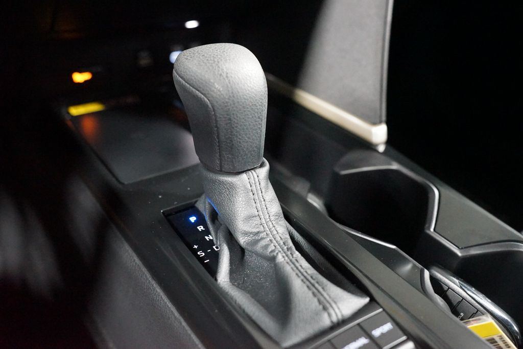 Thumbnail: 2025 Toyota Camry - 21