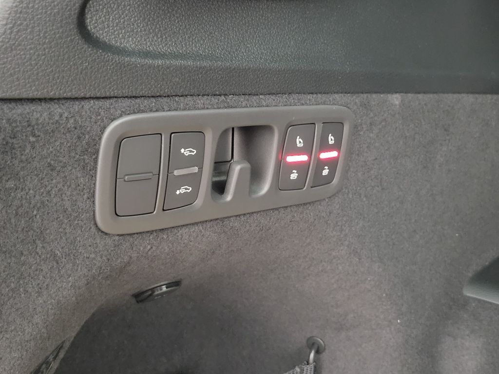 Thumbnail: 2026 Audi Q7 - 13