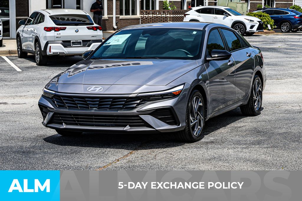 Used 2025 Silver Hyundai SEL Sport image 4