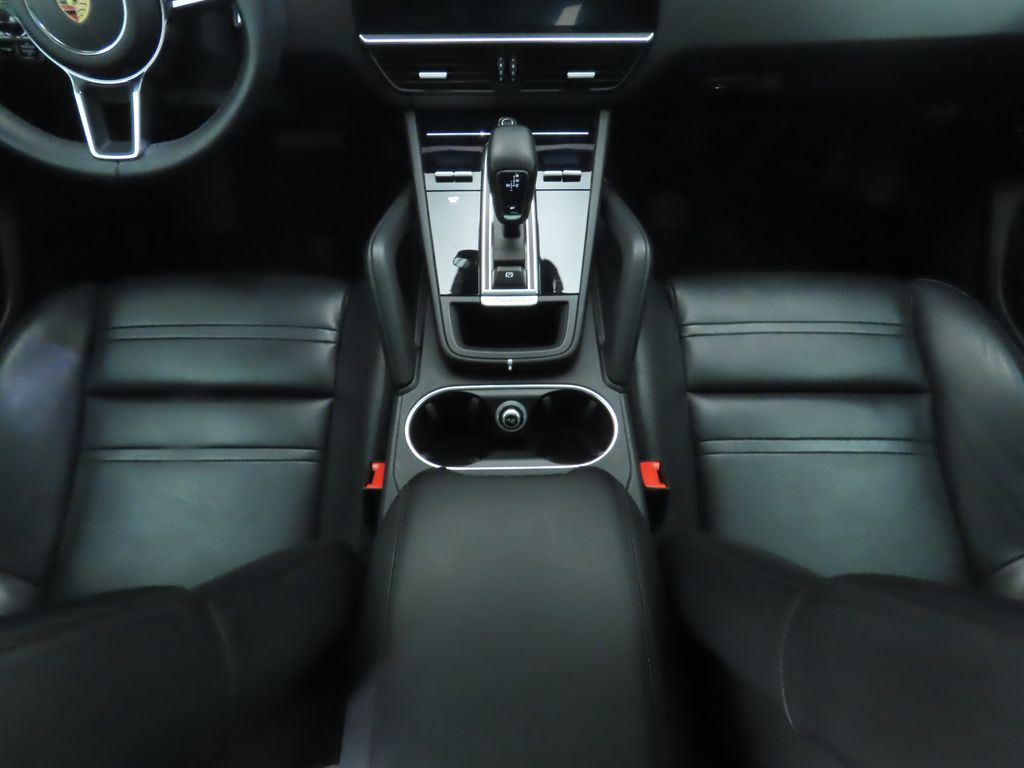 Thumbnail: 2019 Porsche Cayenne - 17