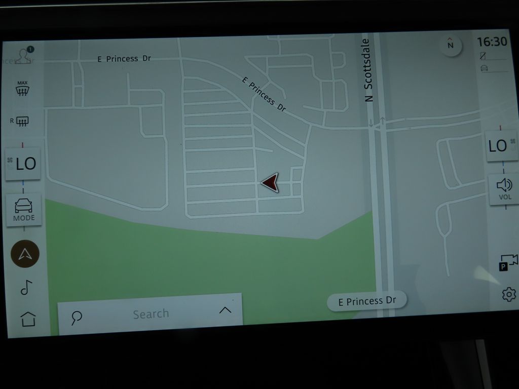 Thumbnail: 2025 Land Rover Range Rover Sport - 16