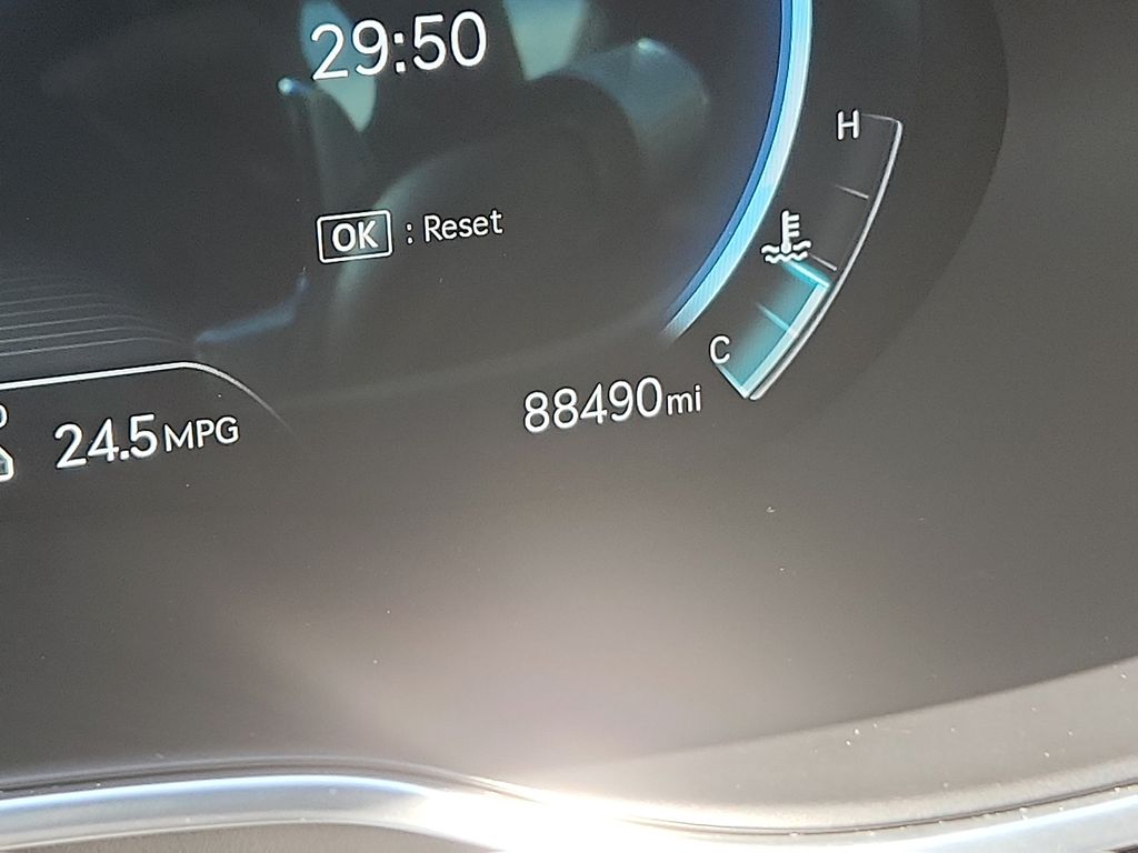 Thumbnail: 2023 Genesis G80 - 21