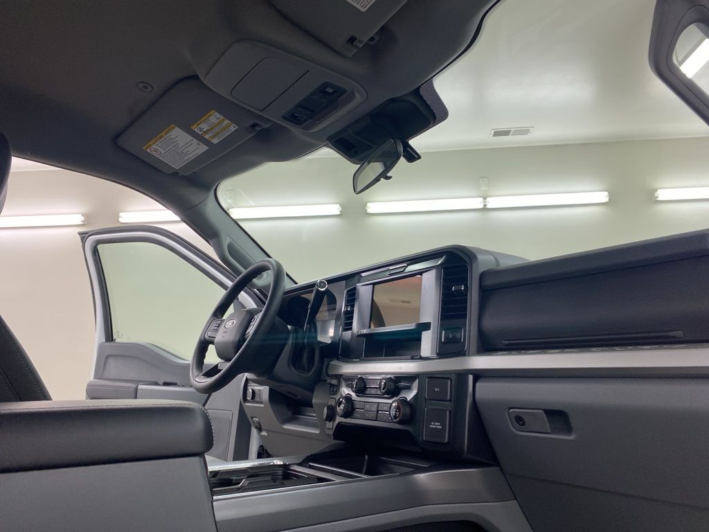 2025 Ford F-250SD XLT photo