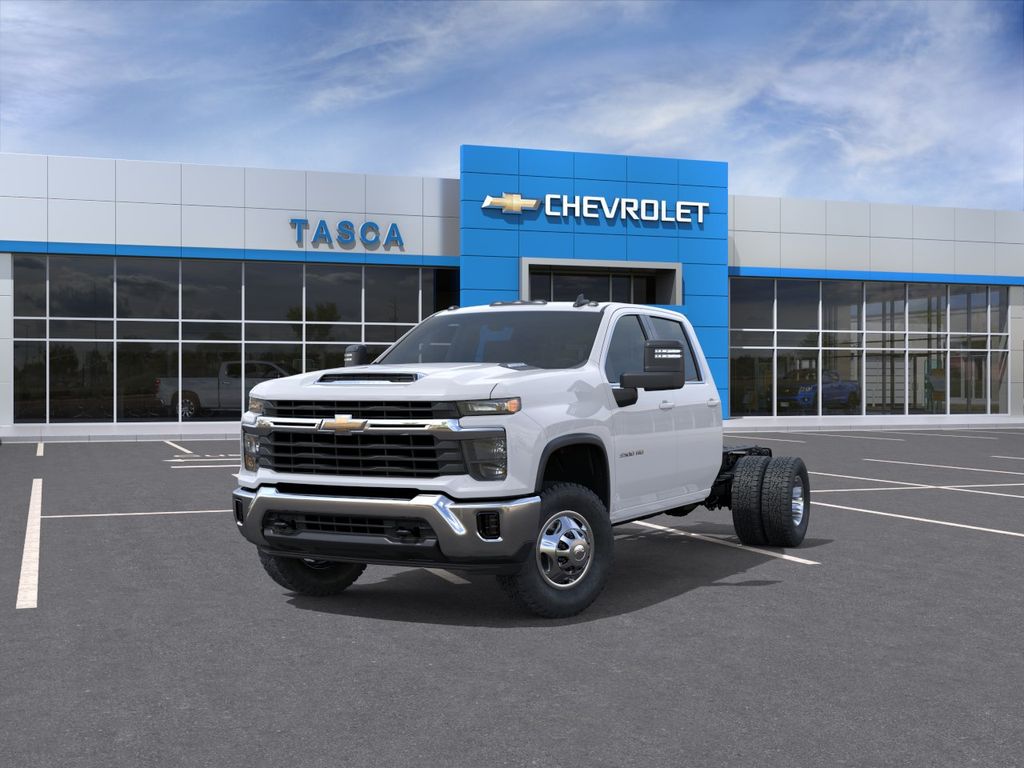 New 2025 White Chevrolet LT image 10