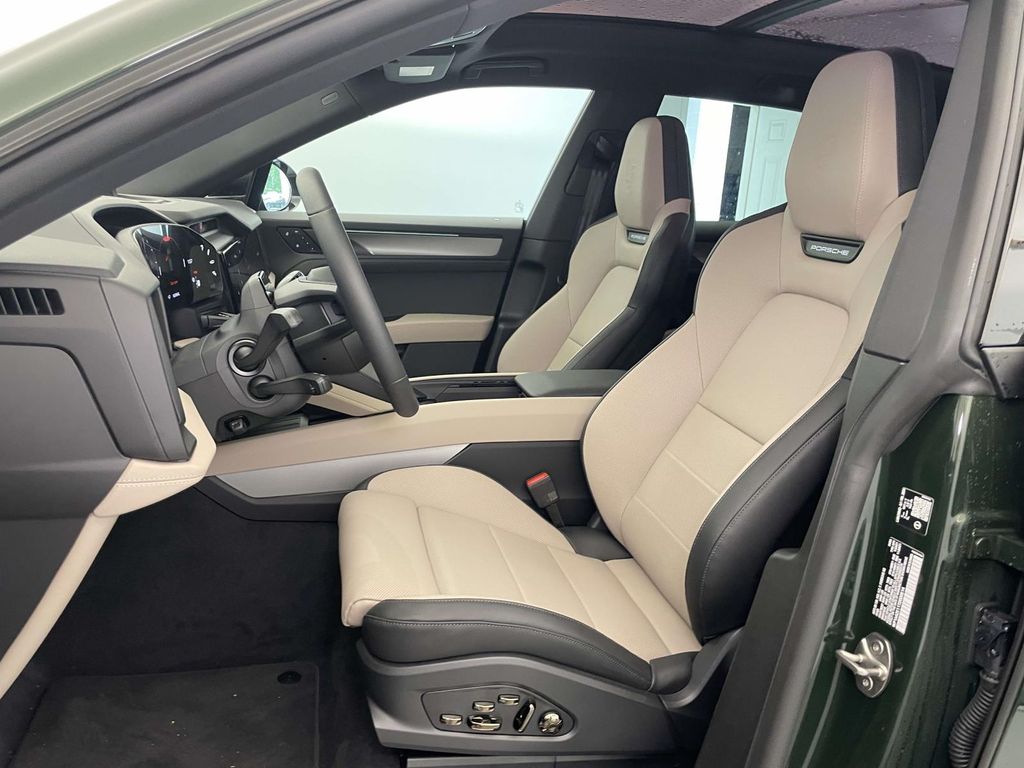 2026 Porsche Cayenne Base Green at Audi Porsche Sewickley