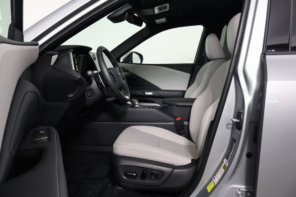 Thumbnail: 2025 Lexus TX - 10